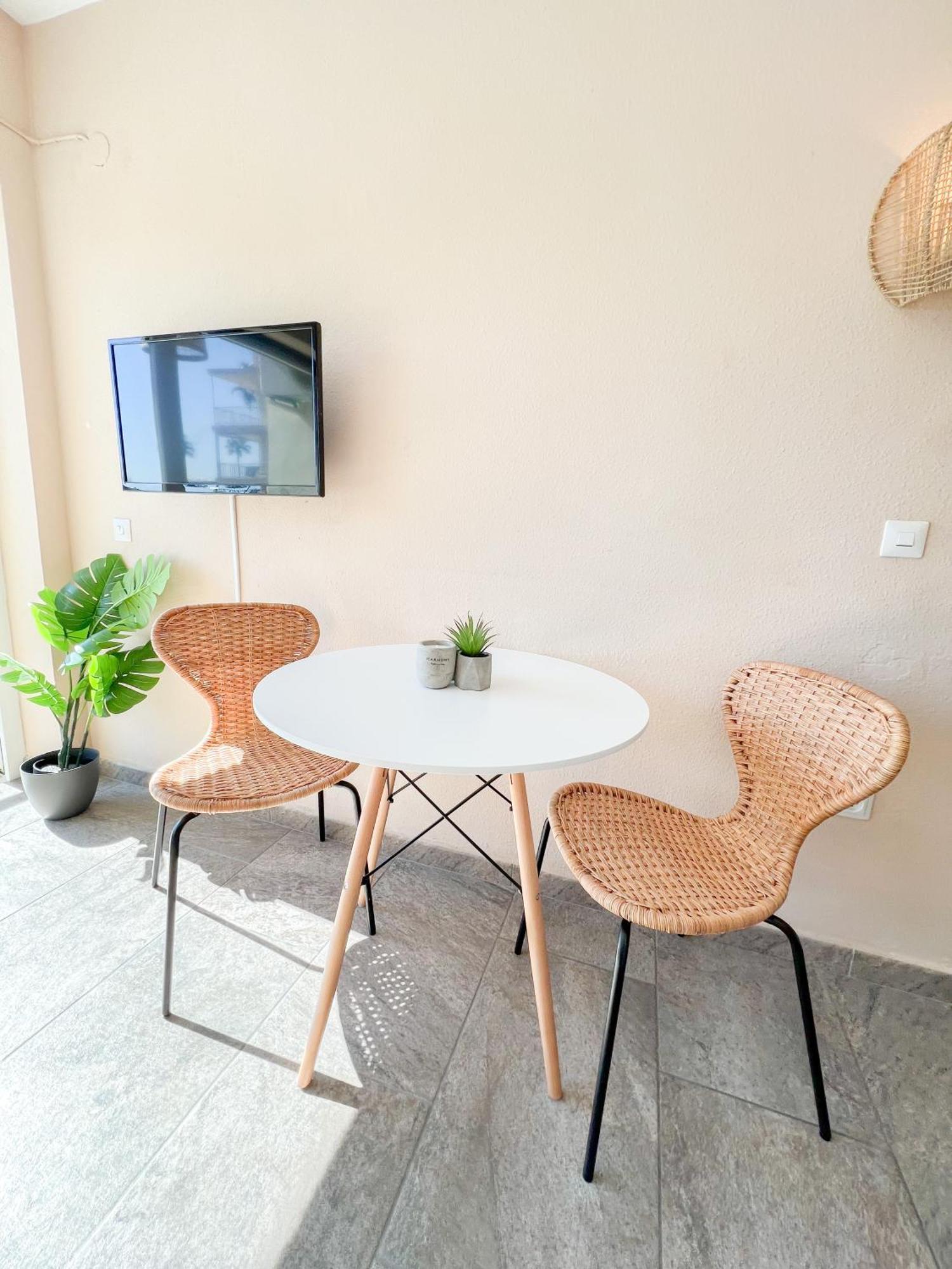 Cozy & Sunny Carihuela Park Apartment Torremolinos Ngoại thất bức ảnh