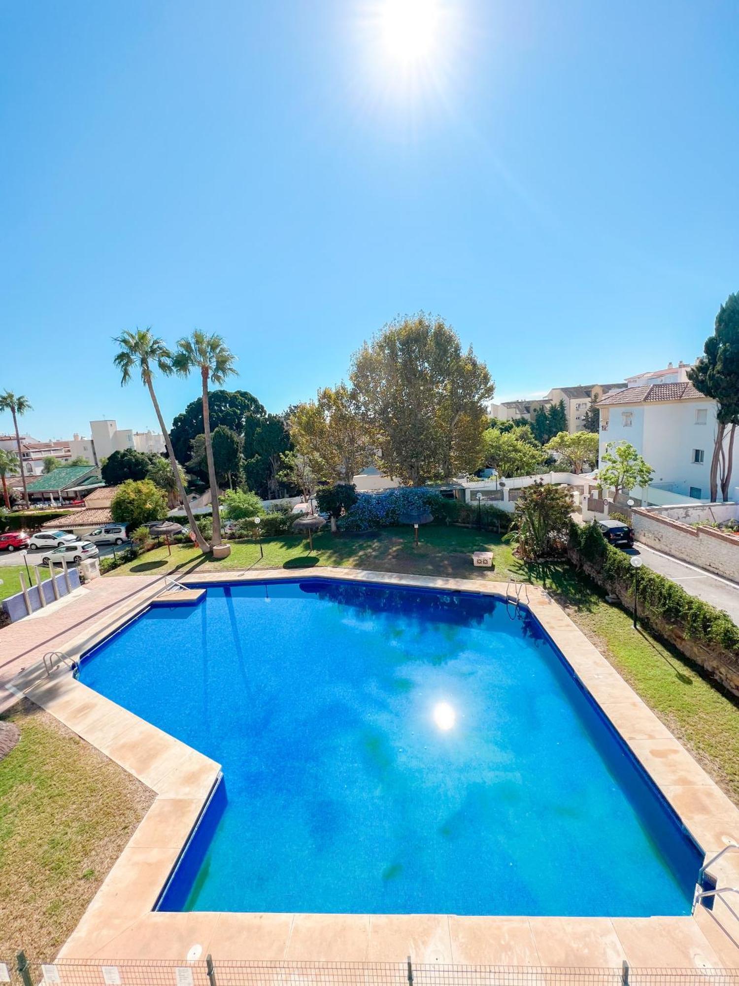 Cozy & Sunny Carihuela Park Apartment Torremolinos Ngoại thất bức ảnh